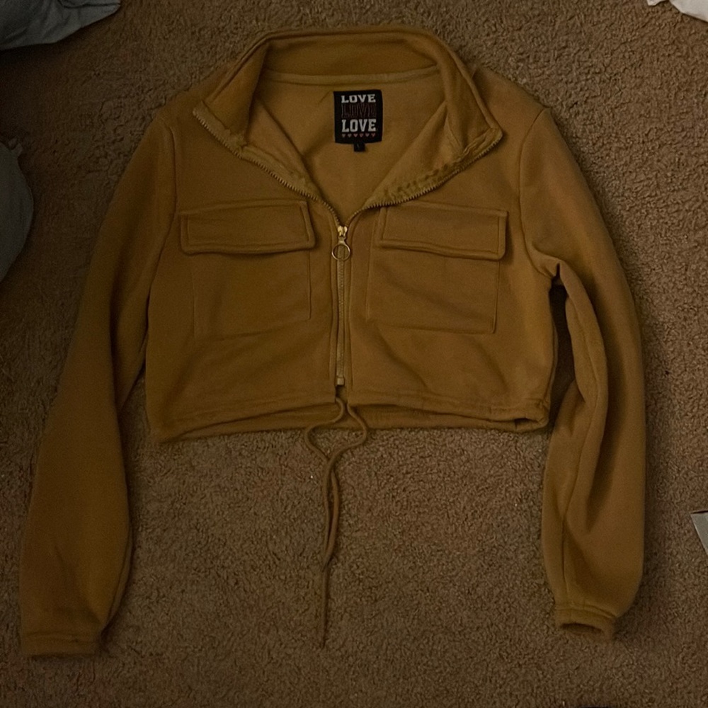 Crop zip up jacket. Tan/beige size Large